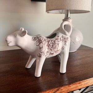Pioneer Woman Agatha Ceramic Cow Creamer